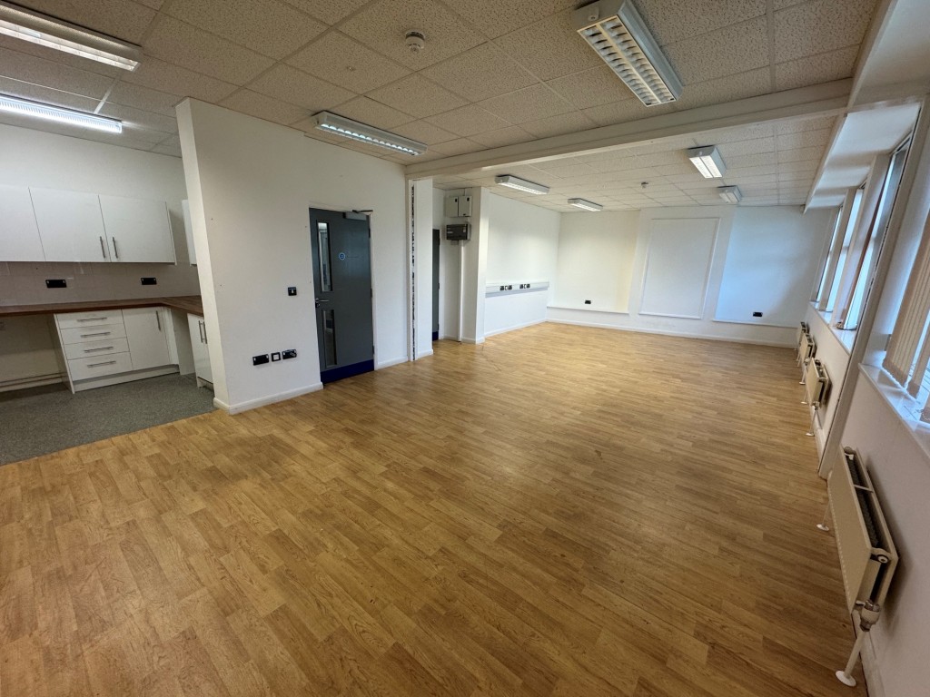 Lot: 92 - FOUR STOREY FREEHOLD BUILDING WITH POTENTIAL - First floor office room 1 with kitchen off
